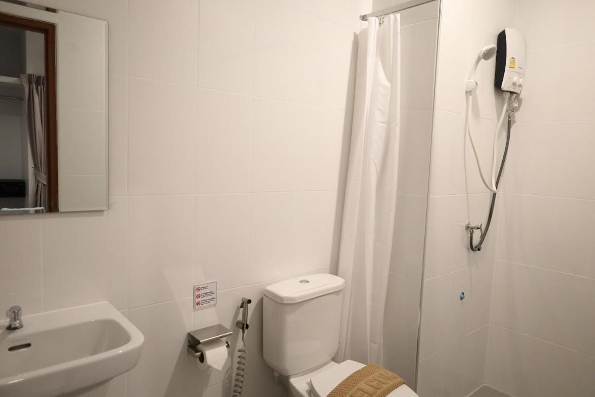 Y House Patongホステル エクステリア 写真