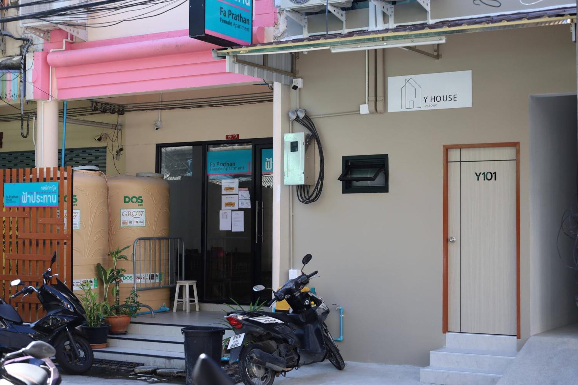 Y House Patongホステル エクステリア 写真